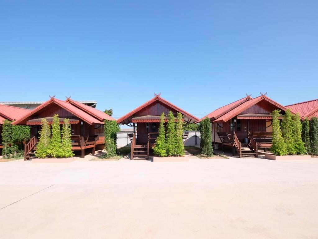Prakaithong Hotel Amphoe Sawang Daen Din 外观 照片