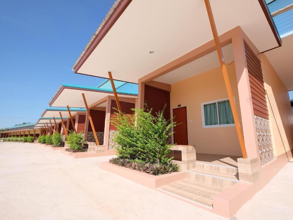 Prakaithong Hotel Amphoe Sawang Daen Din 外观 照片