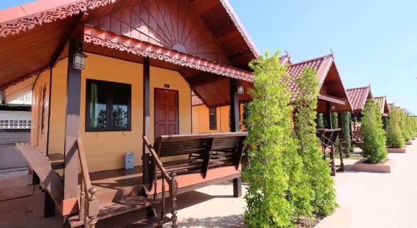 Prakaithong Hotel Amphoe Sawang Daen Din 外观 照片