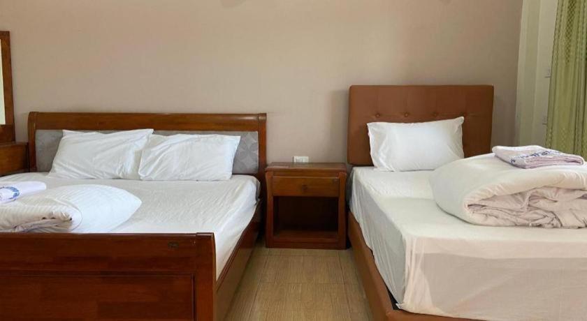 Prakaithong Hotel Amphoe Sawang Daen Din 外观 照片